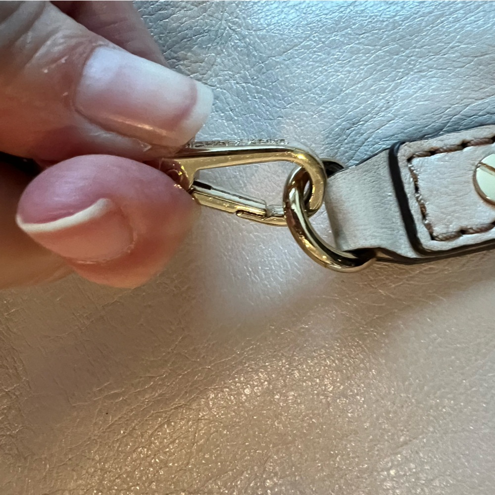 Michael Kors Leather Bag w/ gold accents - Picture 11 of 16